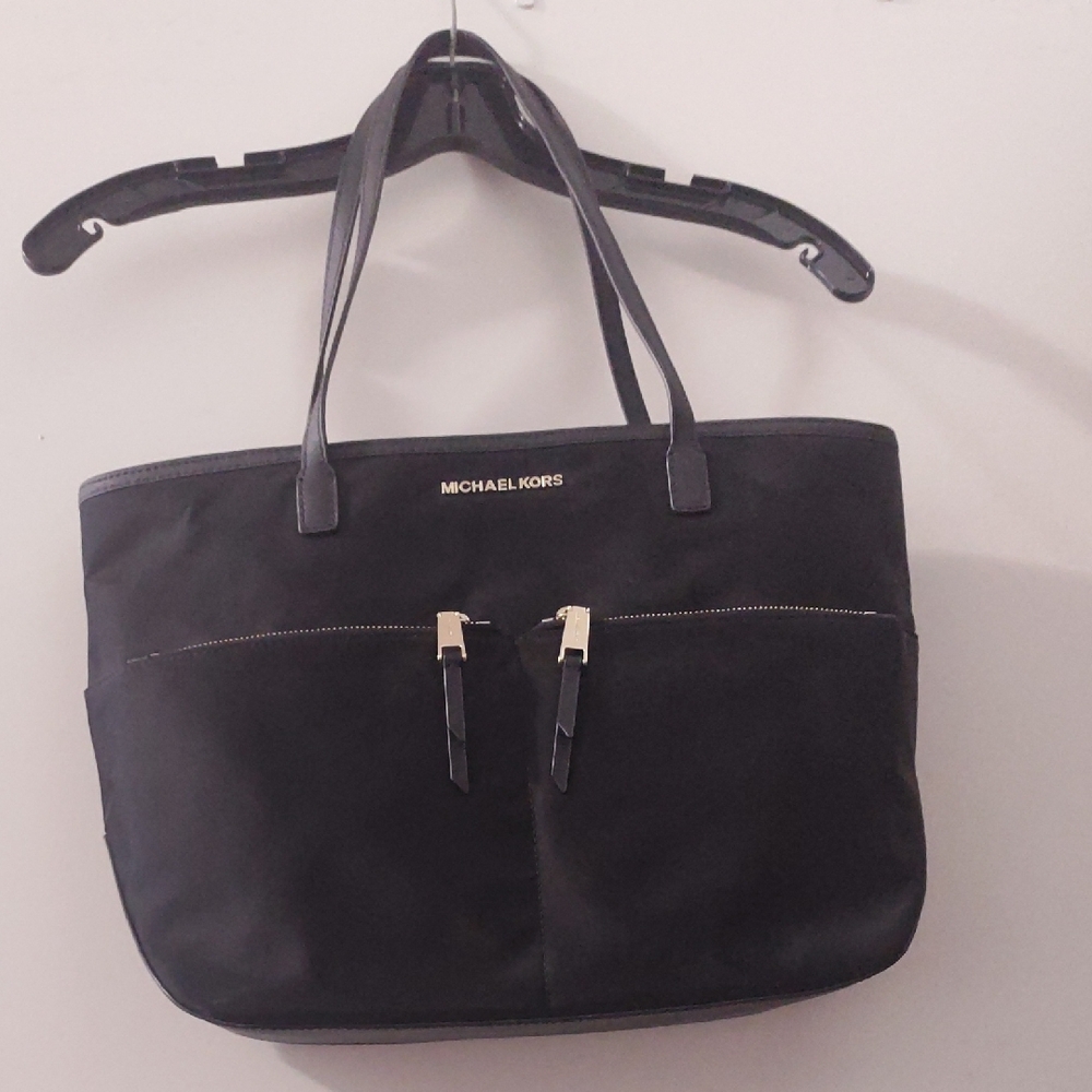 Michael Kors Black Tote Bag with Structured Design
